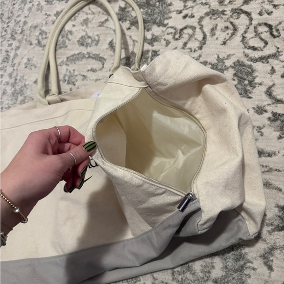 Nike Beige and Gray Tote Bag - Picture 2 of 3
